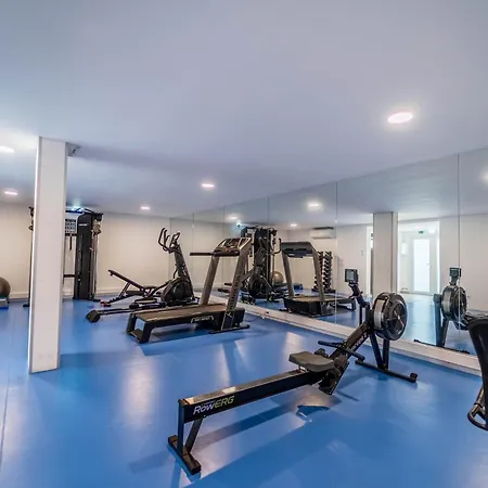 New Luxury Apartment, Sea View With Pool & Gym Διαμέρισμα *