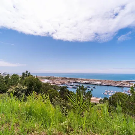 Διαμέρισμα New Luxury Apartment, Sea View With Pool & Gym *
