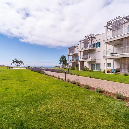 New Luxury Apartment, Sea View With Pool & Gym Διαμέρισμα Ναζαρέ
