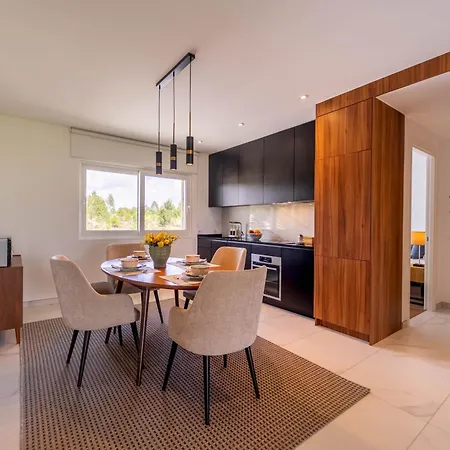 New Luxury Apartment, Sea View With Pool & Gym דירה