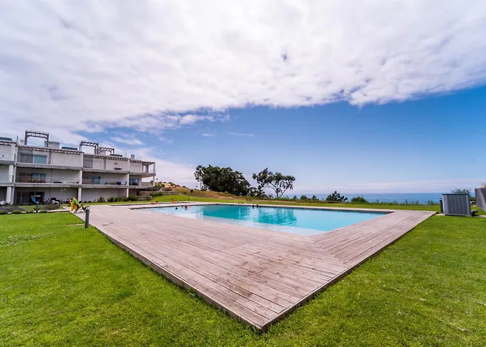 New Luxury Apartment, Sea View With Pool & Gym * Ναζαρέ