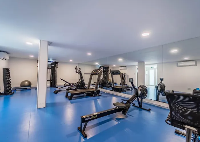 New Luxury Apartment, Sea View With Pool & Gym Διαμέρισμα *