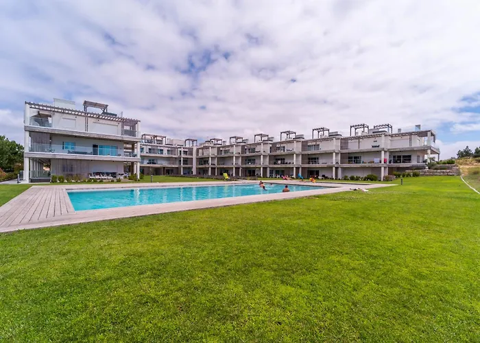 New Luxury Apartment, Sea View With Pool & Gym Διαμέρισμα *