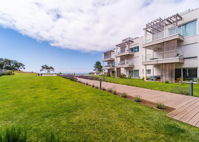 New Luxury Apartment, Sea View With Pool & Gym Διαμέρισμα Ναζαρέ