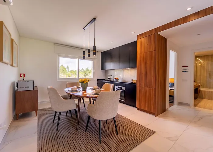 New Luxury Apartment, Sea View With Pool & Gym Διαμέρισμα
