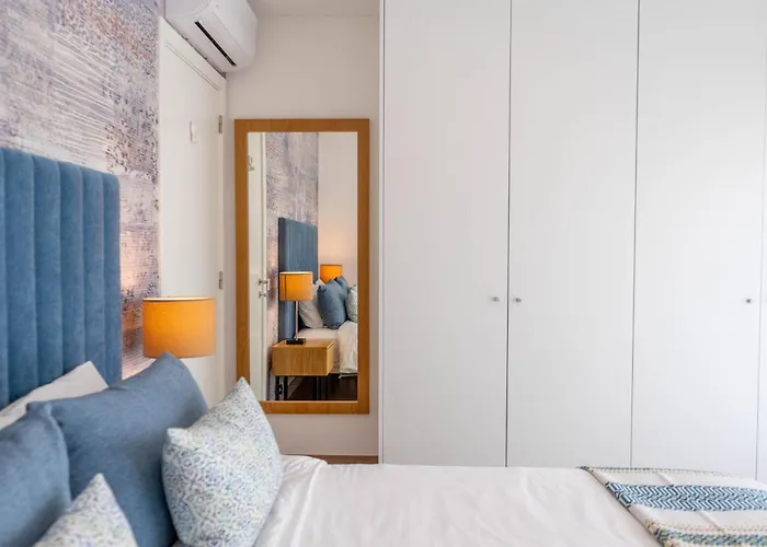 New Luxury Apartment, Sea View With Pool & Gym Διαμέρισμα *