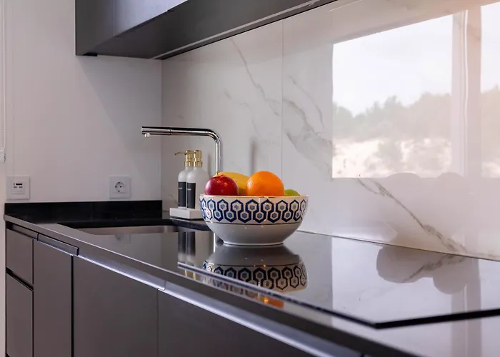 New Luxury Apartment, Sea View With Pool & Gym * Ναζαρέ